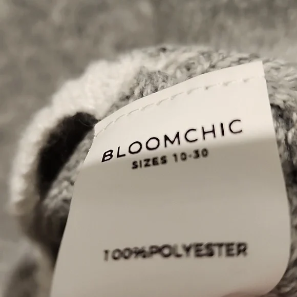 NWOT Bloomchic Gray Scalloped Edge Sweater 2x - Picture 4 of 4